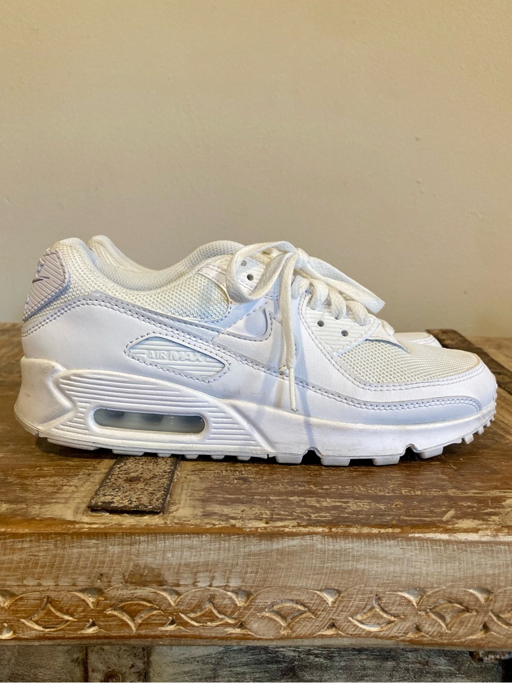 Nike Woman’s Air Max 90 Sneakers Shoes White Size 8